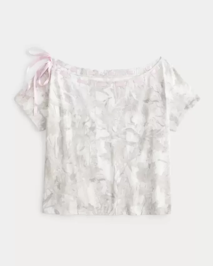 T-shirt mimetica con lacci e spalle scoperte