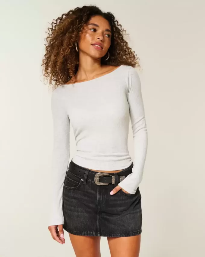 Top a maniche lunghe con scollo a V Top a maniche lunghe con scollo a V