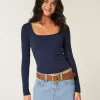 Top a maniche lunghe con scollo quadrato