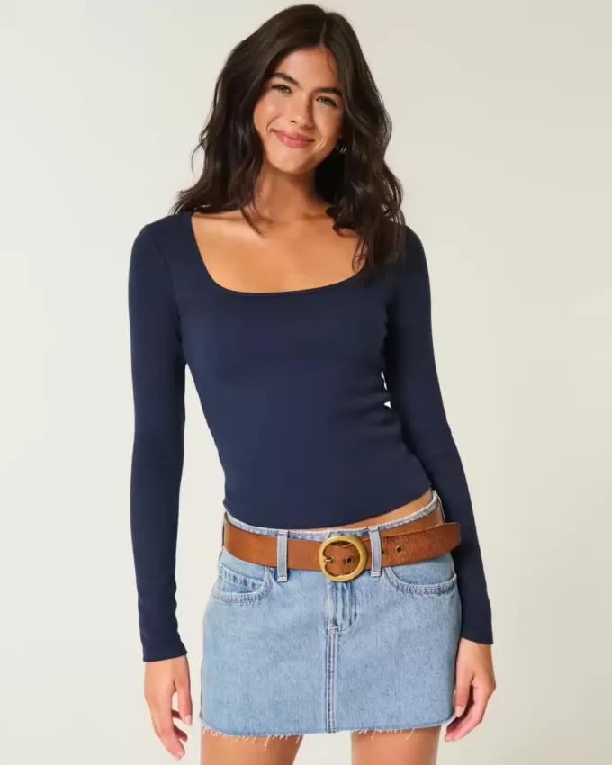Top a maniche lunghe con scollo quadrato