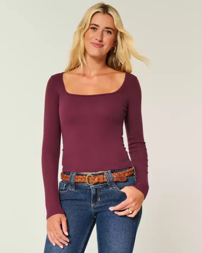 Top a maniche lunghe con scollo quadrato