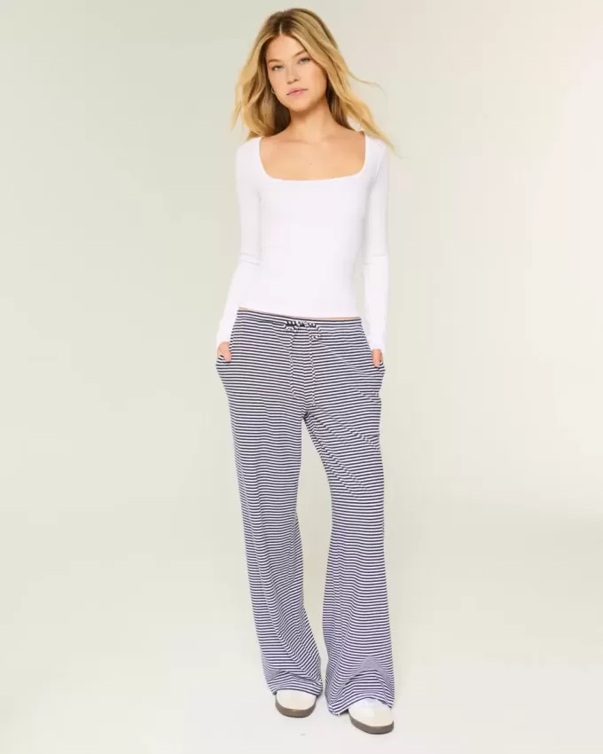 Top a maniche lunghe con scollo quadrato