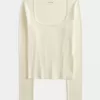 Top a maniche lunghe con scollo quadrato