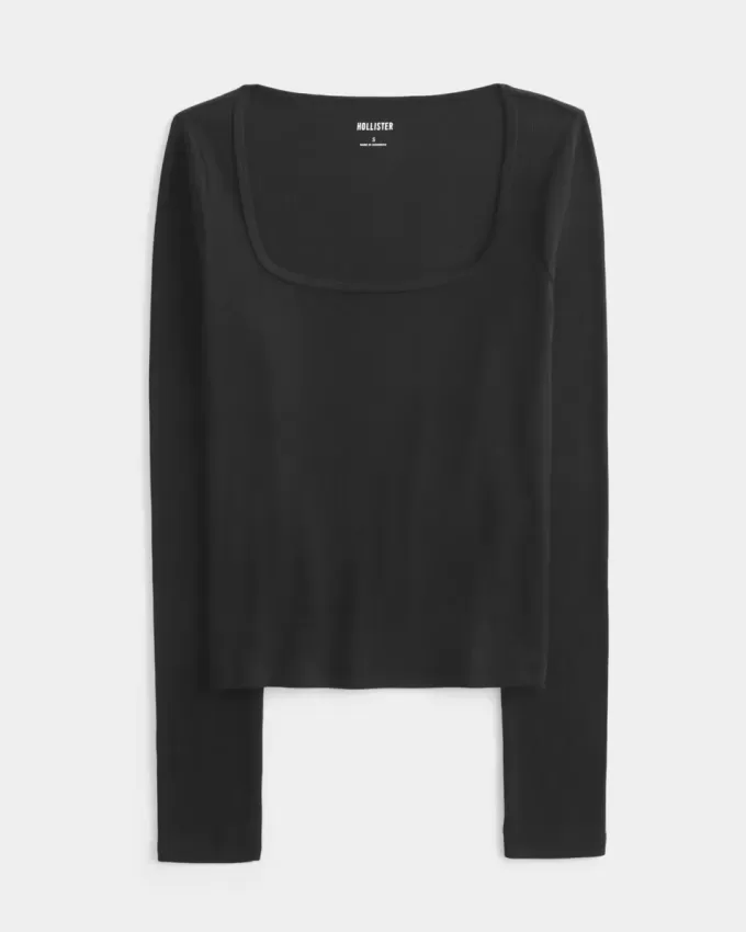 Top a maniche lunghe con scollo quadrato