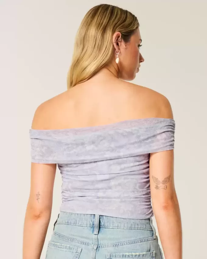 Top a spalle scoperte con scollo a V e scollo a V in rete