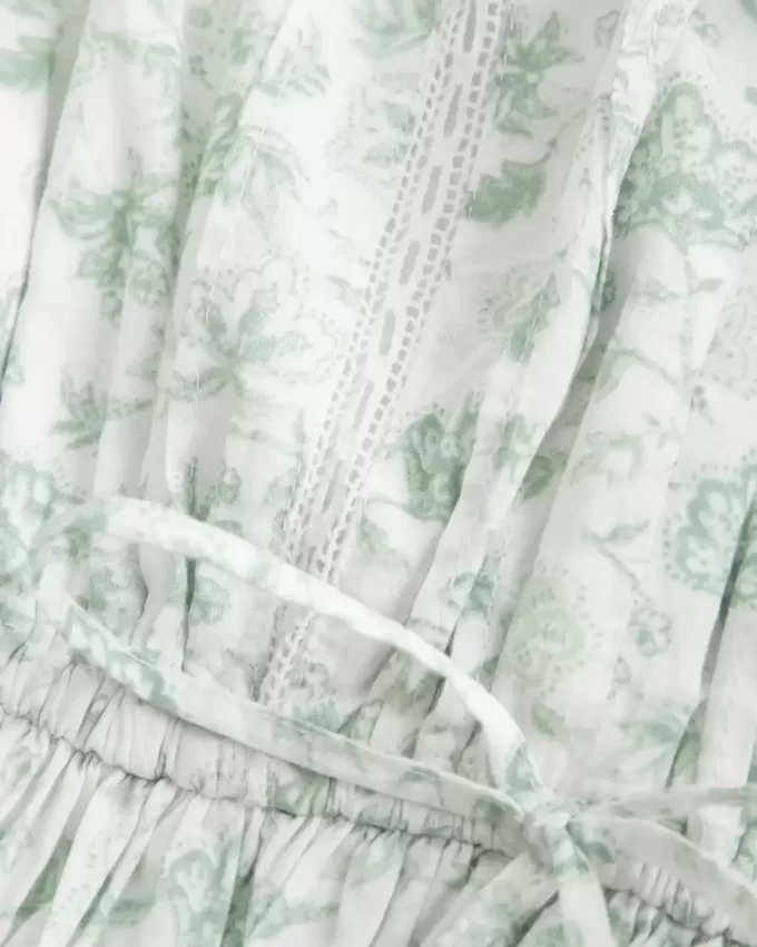 Top a tubino con inserti in pizzo senza spalline Easy Crop Top a tubino con inserti in pizzo senza spalline Easy Crop