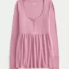 Top babydoll Henley con laccetti