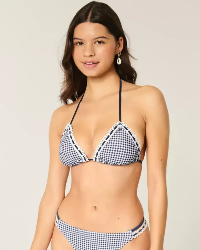 Top bikini a triangolo con bordo all’uncinetto