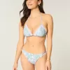 Top bikini a triangolo con bordo all’uncinetto