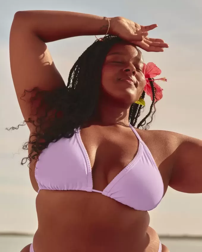 Top bikini a triangolo con ricamo