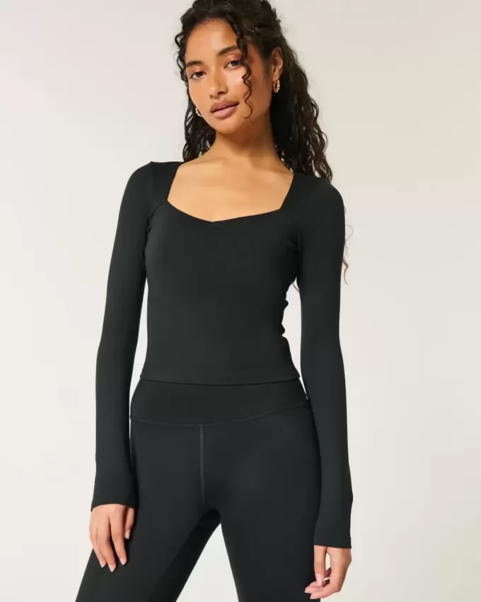 Top con scollo a cuore arricciato Active Recharge di Gilly Hicks