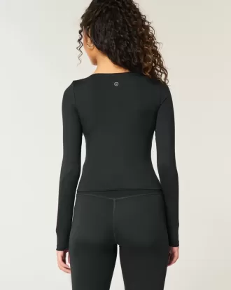 Top con scollo a cuore arricciato Active Recharge di Gilly Hicks