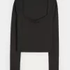 Top con scollo a cuore arricciato Active Recharge di Gilly Hicks