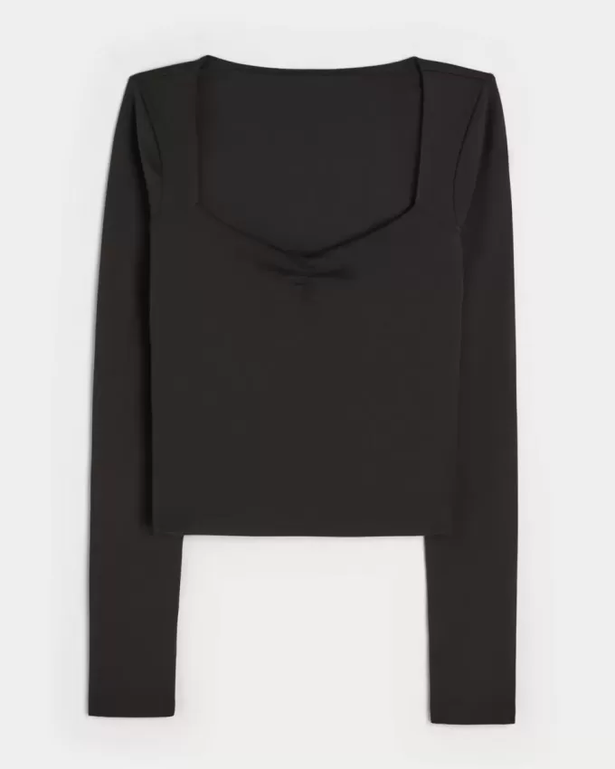 Top con scollo a cuore arricciato Active Recharge di Gilly Hicks