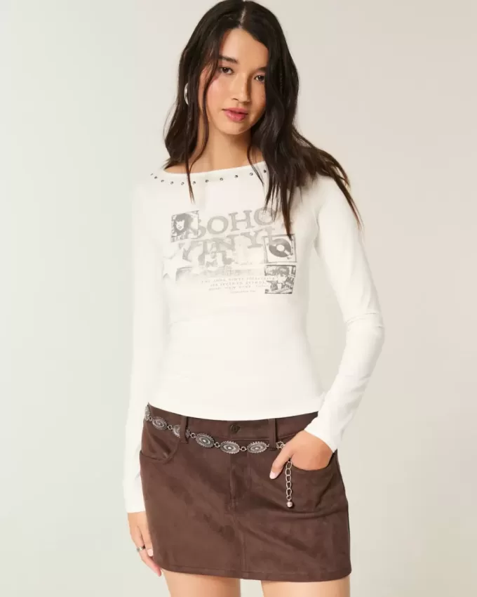 Top con scollo a V e grafica SoHo con borchie Top con scollo a V e grafica SoHo con borchie