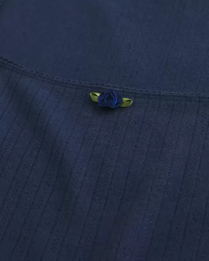 Top con scollo quadrato in traforato